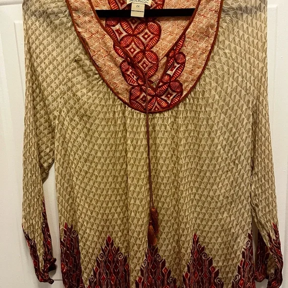 Elegant Beige and Red Women's blouse.From the renowned Lucky brand, long sleeves - Picture 9 of 15